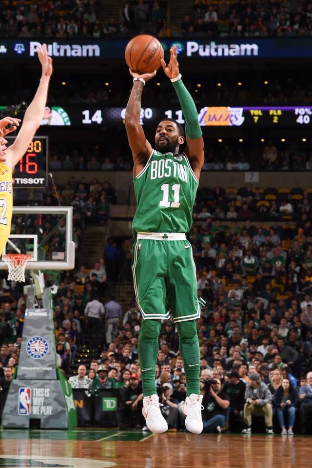 勇士惜败！库里27+6无奈6犯，小卡24+12科尔暴怒，巴特勒24分11罚