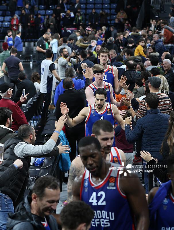 王建民在多伦多蓝鸟队时期的短暂出赛，吸引了大批加拿大华人球迷