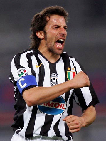 足球德国队主帅回应质疑：球队需要时间重建