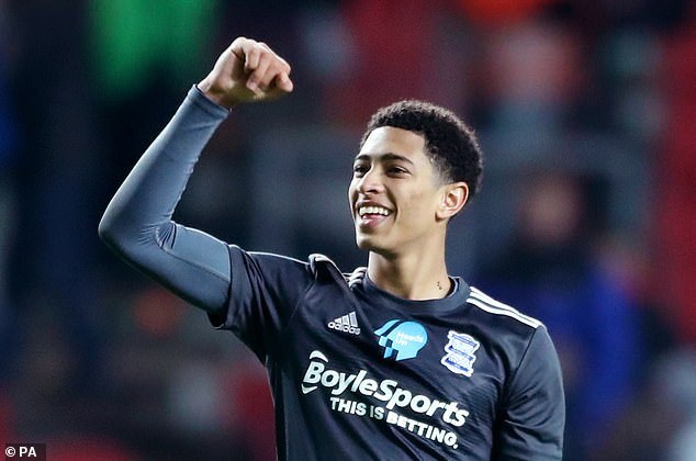 《宇宙机器人》PS5手柄京东预售开启！售价599元